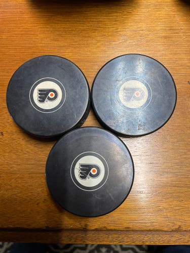 Philadelphia Flyers Pucks - 3 Puck Bundle