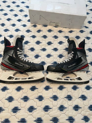 Senior Used Bauer Vapor 2X Pro Hockey Skates Regular Width Pro Stock Size 9