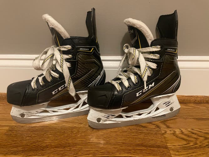 CCM Youth Hockey Skates, SK9060 Player Tacks Jr, sz 1.5