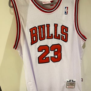 Adult Double Extra Large Stitched Bulls Michael Jordan Jersey