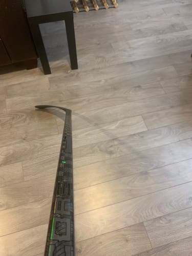 New Right Handed P29 Trigger 6 Pro Hockey Stick