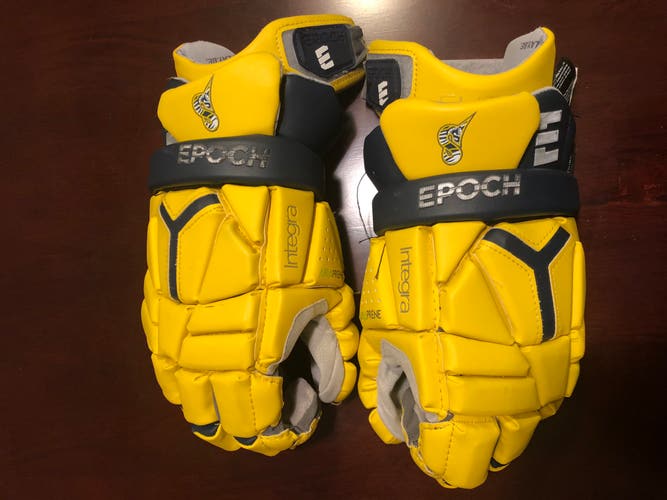 Game Worn NLL Epoch Gloves