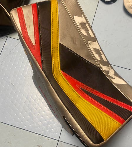 Used Ccm Premier ll Pro Stock Blocker Reg Hand