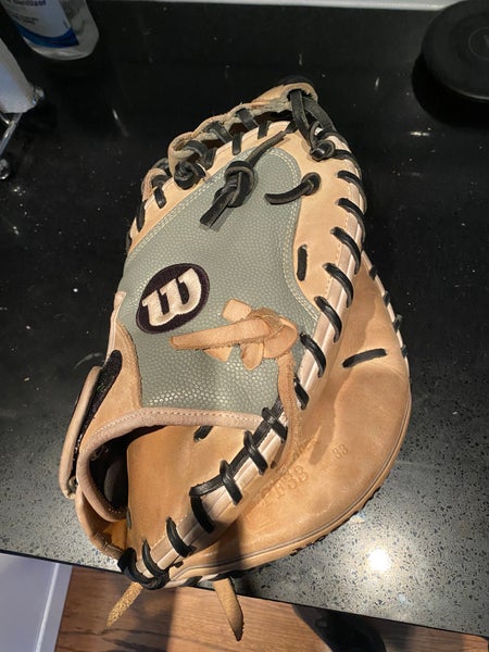 Used Right Hand Throw Wilson Pedoria Catcher's A2000 Baseball Glove 33"