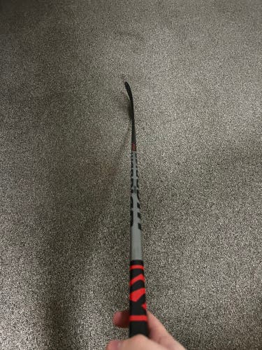 Senior Right Handed W28M Pro Stock Alpha LX Pro Hockey Stick