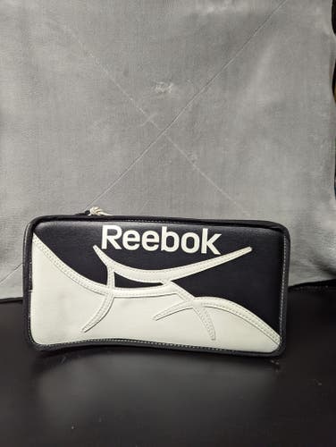 New Reebok Full Right