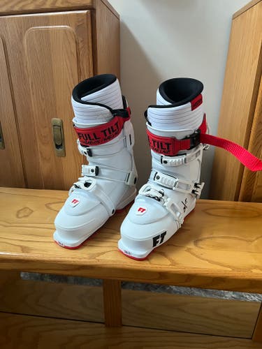 New Full Tilt B&E Ski Boots