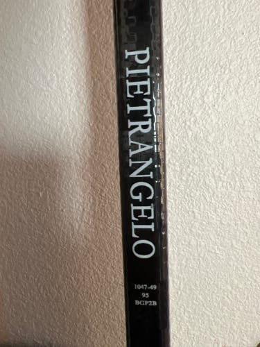 Senior Right Handed P92 Pro Stock Vapor FlyLite Hockey Stick