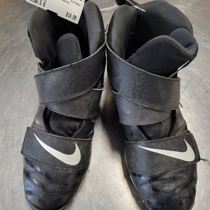 Used Nike Senior 6 Football Cleats
