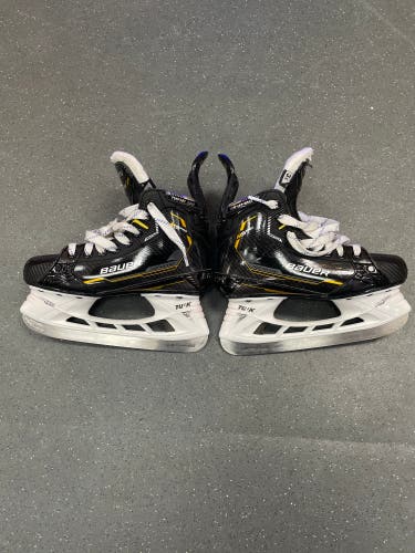 Used Bauer Regular Width Size 3.5 D Supreme M5 Pro Hockey Skates