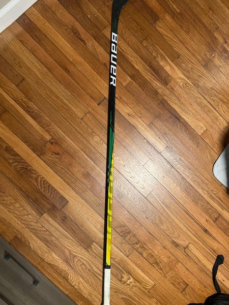 Senior Left Hand P92M Pro Stock Supreme UltraSonic Hockey Stick
