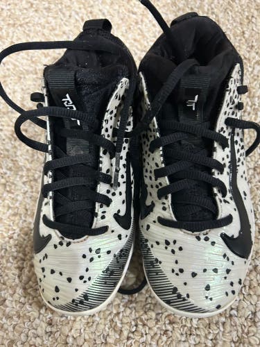 Nike Mike Trout youth baseball cleat (size 1.5)