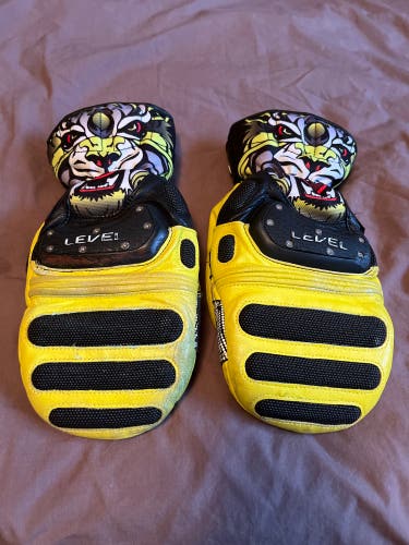 Level SQ CF Race Mitt