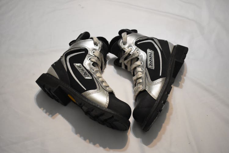 Bari "Rookie" Winter Hockey Boots with Vibram Soles - Size 3.5M - Great Condition!