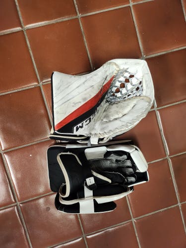 Used intermediate CCM Regular Extreme Flex 5.9 glove and blocker set
