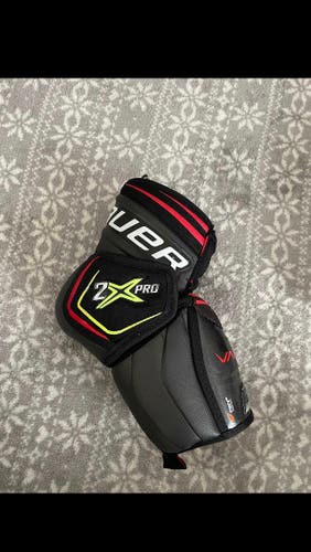 Used Medium Bauer  VAPOR 2X PRO Elbow Pads