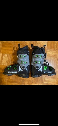 Men's Atomic Medium Flex Hawx magna 110S Ski Boots