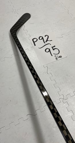 Senior(1x)Right P92 95 Flex ProBlackStock Pro Stock Nexus 2N Pro Hockey Stick