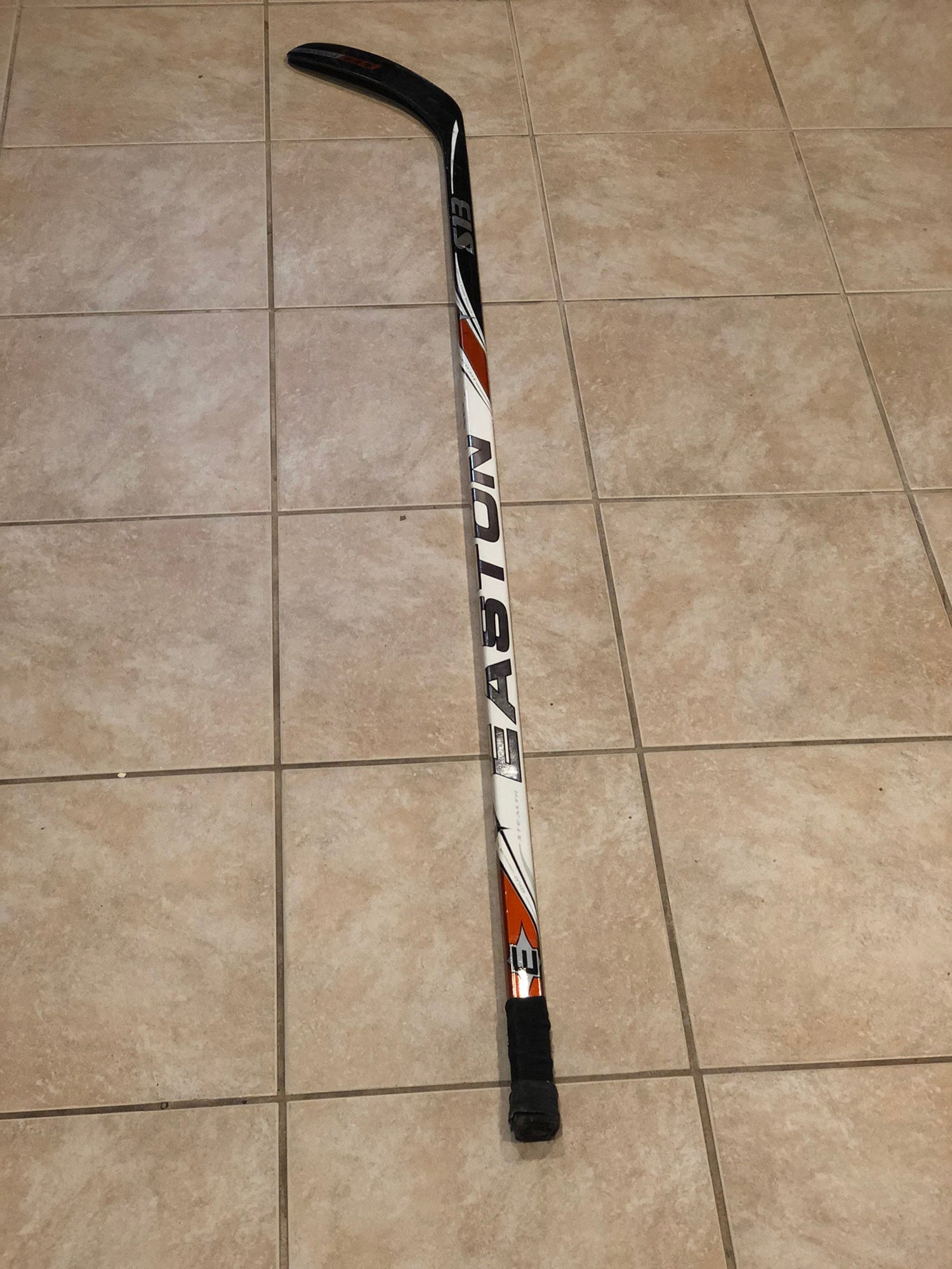 Easton Stealth S13 Senior RH Iginla 85 Flex Stick