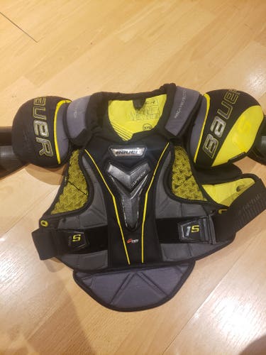 SR L Bauer Supreme 1S Shoulder Pads
