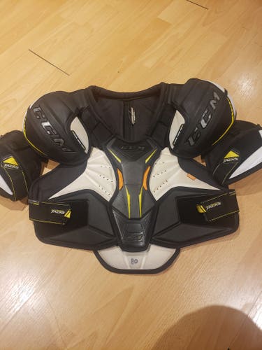 SR L CCM Super Tacks AS1 Shoulder Pads