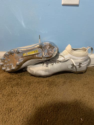 New Size 11 (Women's 12) Under Armour Spotlight MC