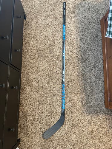 Senior Right Handed P88 Pro Stock Team Nexus Hockey Stick