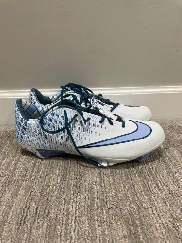 Nike UNC Issue Baseball Cleats