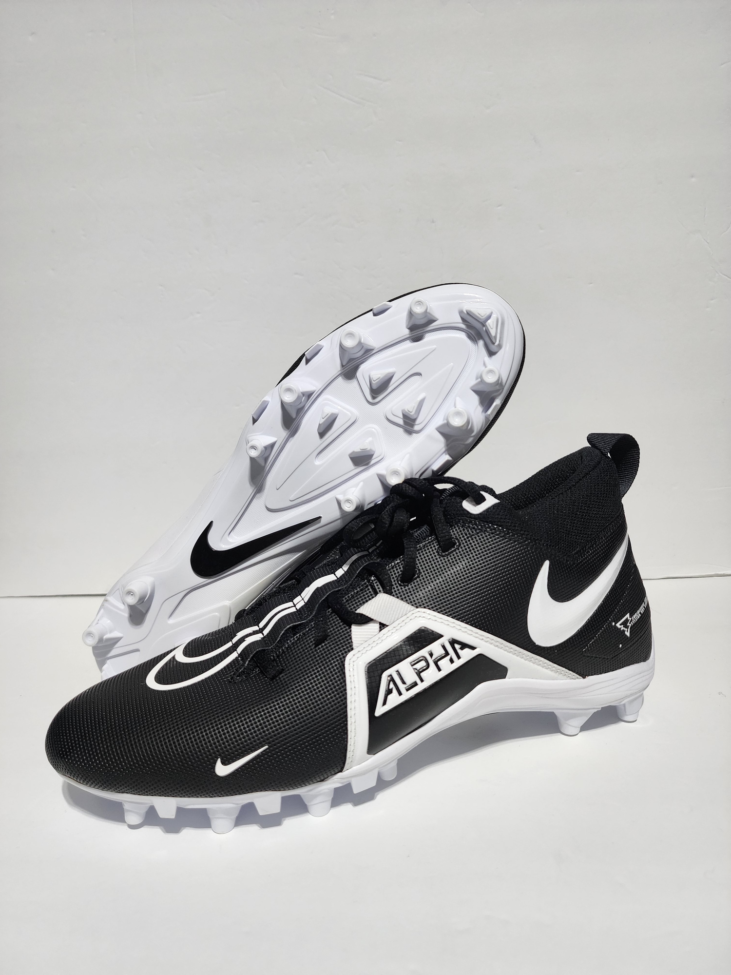 New Nike Alpha Menace Varsity 3 Football Cleat Size 11.5 Black White