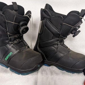 Burton Progression Boa Youth Snowboard Boots Size 4 Color Black Condition Used