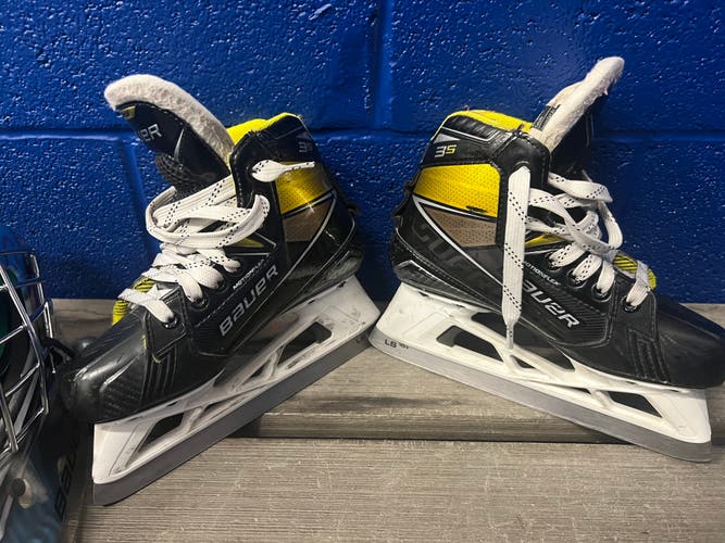 Junior Used Bauer Supreme 3s Hockey Goalie Skates Regular Width Size 2