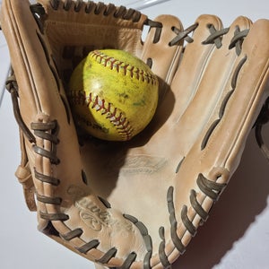 Used Rawlings Right Hand Throw Infield Liberty Advanced Softball Glove 12"
