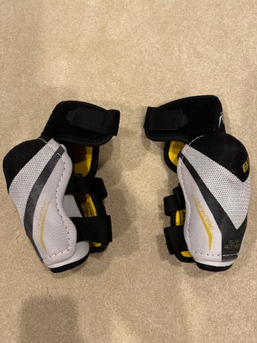 Used Small Bauer Supreme 150 Elbow Pads