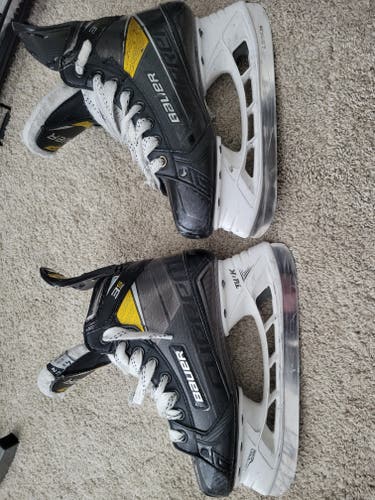 Used Bauer Supreme 3S Pro Hockey Skates Regular Width Size 4.5