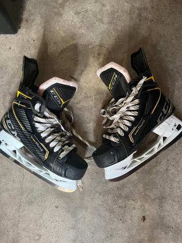 Used CCM Size 8.5 Super Tacks Hockey Skates