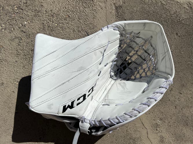 CCM EFlex 5 Pro Senior Catch Glove 600 Break Excellent Condition!!!