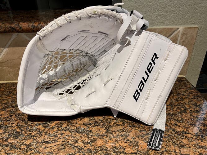 Bauer GSX Intermediate Goalie Glove