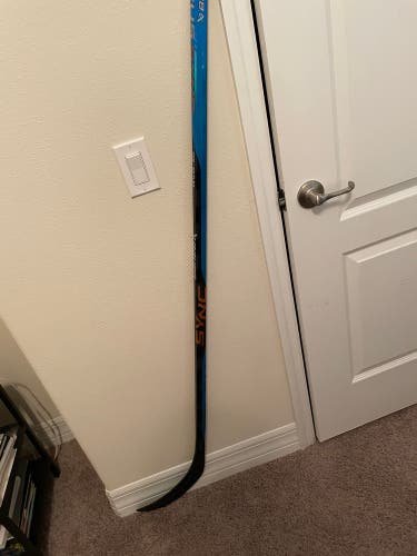 Intermediate Left Hand P28  Nexus Sync Hockey Stick