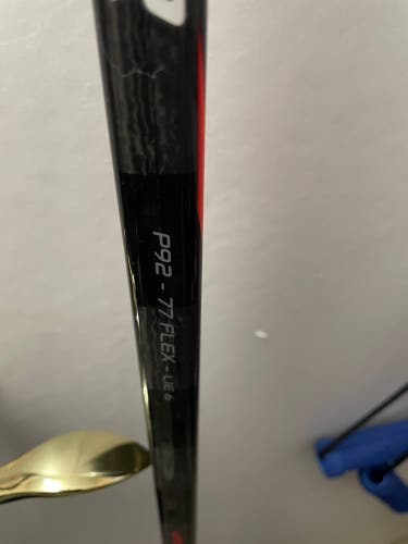 New Right Handed P92  Vapor FlyLite Hockey Stick
