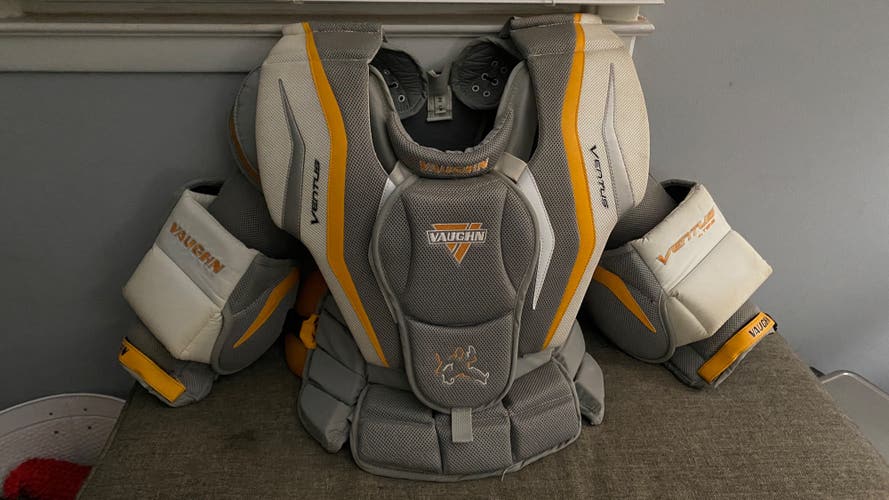 Vaughn Ventus LT88 Sr. Medium Goalie Chest Protector