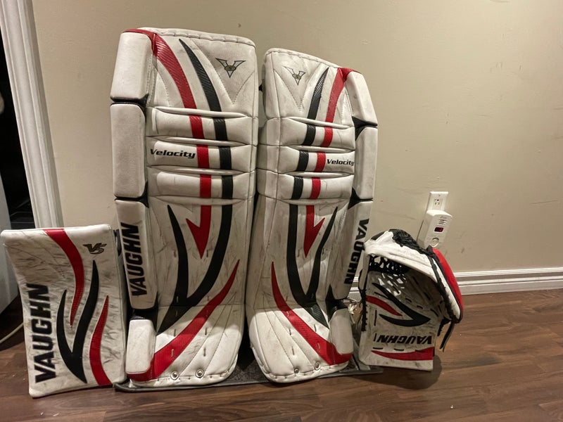 Used 32" Regular Vaughn Velocity V5 Goalie Full Set