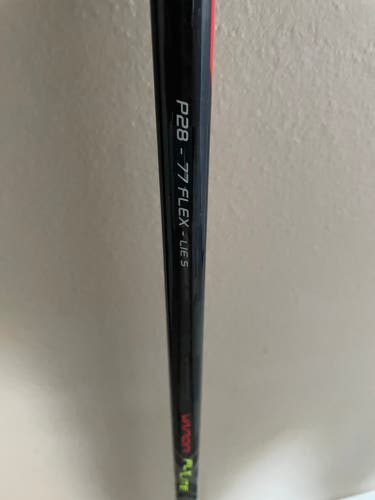 New Right Handed P28  Vapor FlyLite Hockey Stick