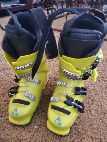 Kid's Used Fischer All Mountain Ranger Ski Boots