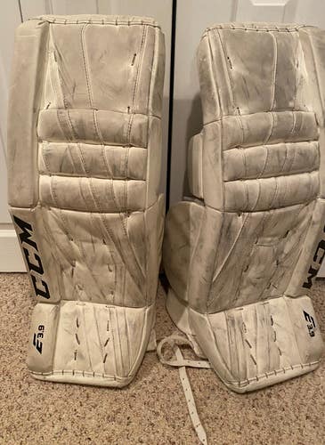 Used 29" CCM Extreme Flex E3.9 Goalie Leg Pads