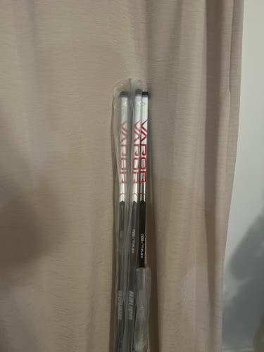 Senior Left Hand P28 77 Flex New Vapor Hyperlite Hockey Stick
