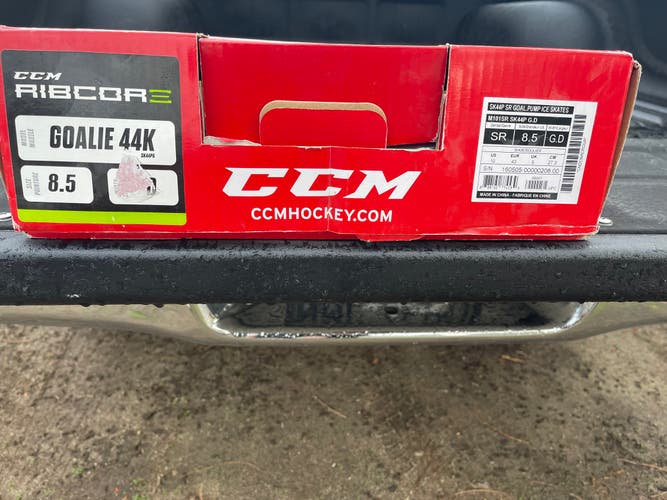 Senior New CCM RibCor 44K Hockey Goalie Skates Regular Width Size 8.5