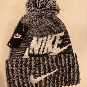 Nike Pom Winter Hat Adult black color