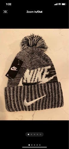 Nike Pom Winter Hat Adult black color