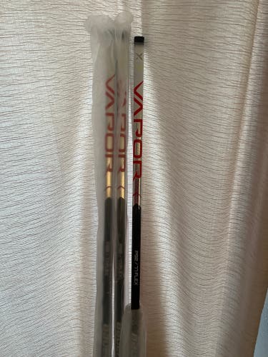 Senior Left Hand P92 77Flex New Never Used Vapor Hyperlite Hockey Stick