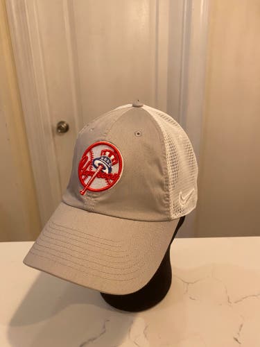 Yankees Nike Heritage 86 cap